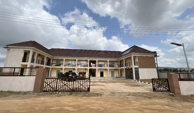 Shopping Plaza in Karu Extension 2 — photo 2